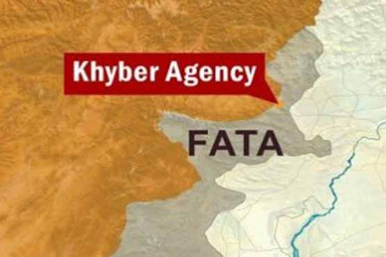 Jamrood: 3 killed as container falls on a van