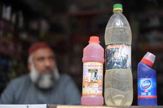 Man throws acid on wife in Chichawatni