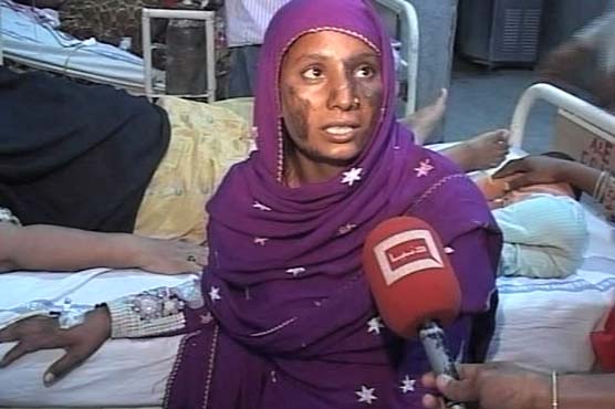 Khanewal: Man, wife, daughter injured in acid attack