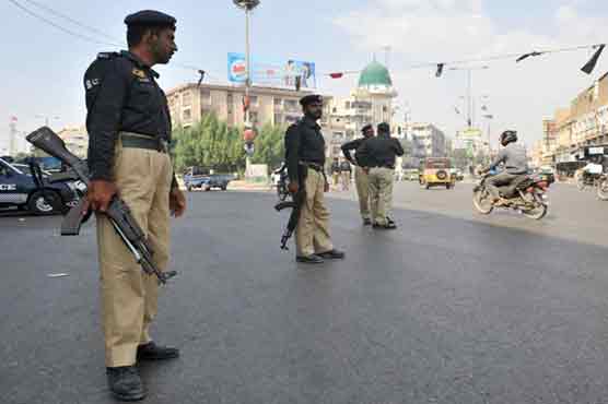 Two including policeman shot dead in Karachi 