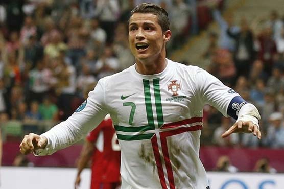 Ronaldo guides Portugal to Euro 2012 semis