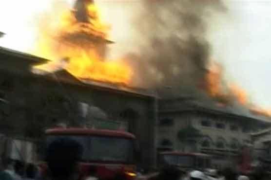 200-year-old Dastgeer Sahib shrine in Srinagar on fire