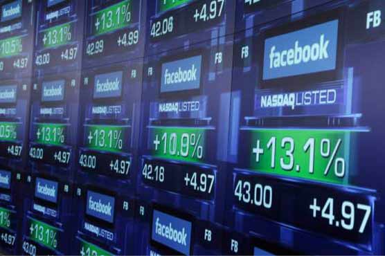 Facebook slides as analysts give mixed review