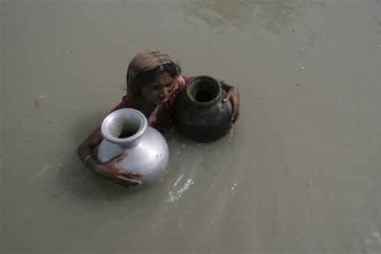 Floods hit thousands of Indian villages, kill 27