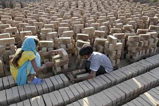 Daska: Bailiff recovers 35 bonded labourers 