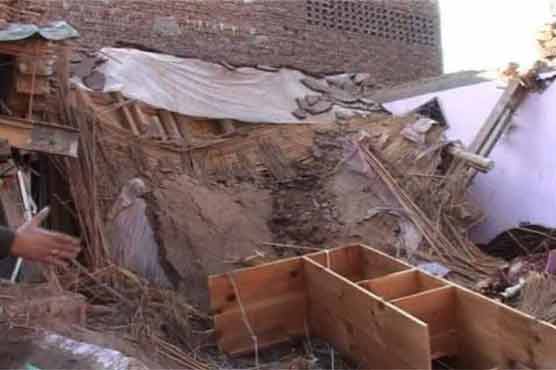 Teacher, 3 kids injured as school roof collapses