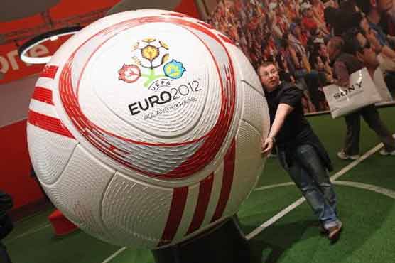 Euro 2012 finals fans sure 'their' team will win