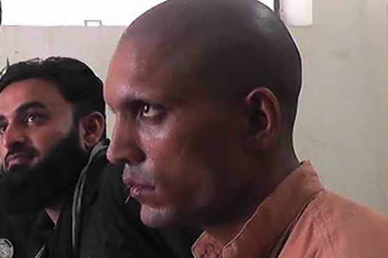 Multan: Policemen stitch up prisoners lips
