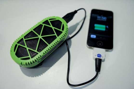 Mobile phone running low on battery? Charge up with water