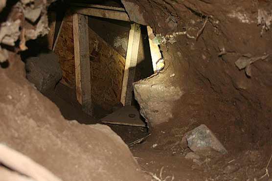 Mexican police find tunnel to Arizona with marijuana