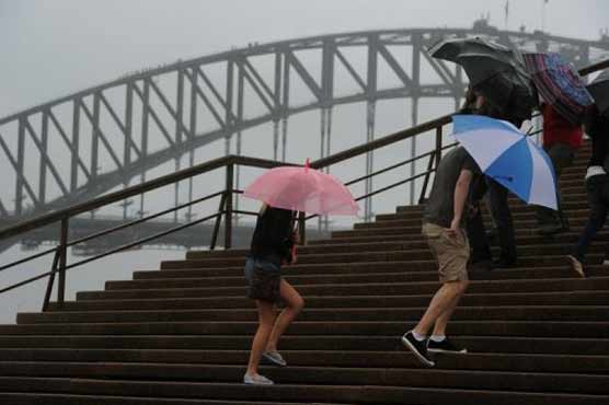 Flood evacuations after Sydney dam spills