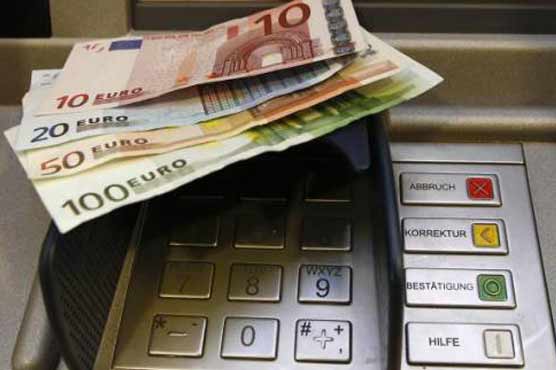 Euro edges up in Asia