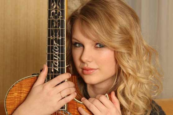 Taylor Swift earns $35 million in 2011