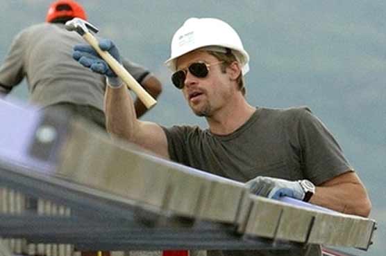 Brad Pitt stages 'mini-Grammys' to make it right