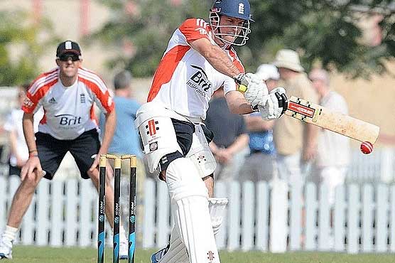 England retains top cricket ranking