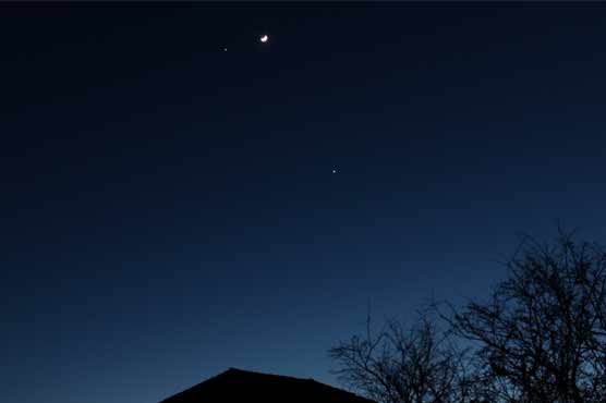 Venus and Jupiter cuddling up in night sky