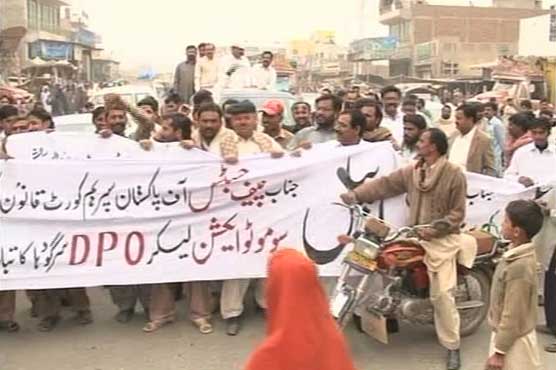 Sargodha: Protests continue against torture on teacher
