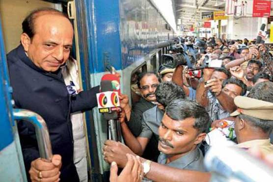 Indian Railway Minister quits