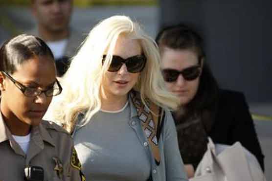 Lindsay Lohan says car scrape claims absurd