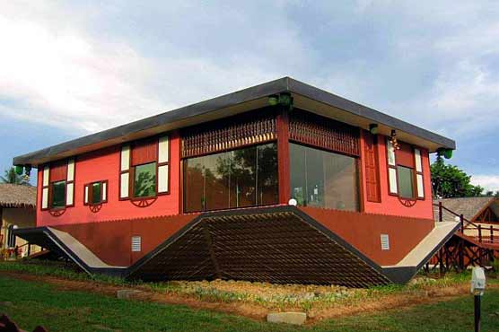 Wow...Upside down house in Malaysia