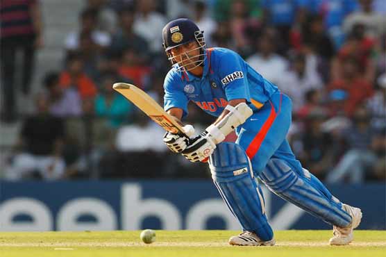 Sachin out at 52 as Pakistan make strong comeback