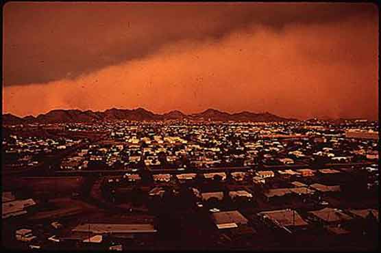 Dust storm disrupts flights at Karachi, other airports