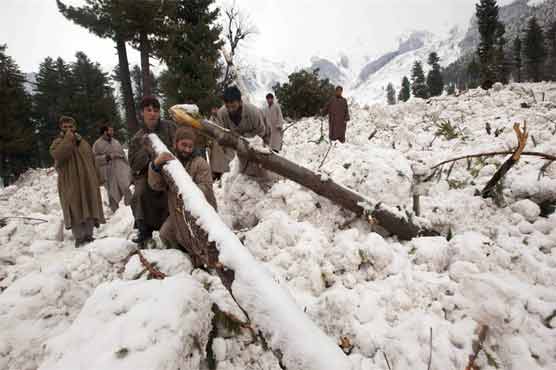  Deadly wind storm, avalanche kills one in IHK