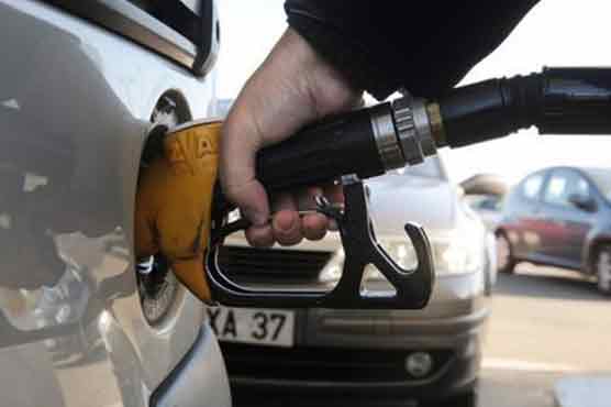 Oil lower as rich nations mull tapping crude reserves