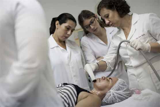 Brazil's poor get free beauty treatment