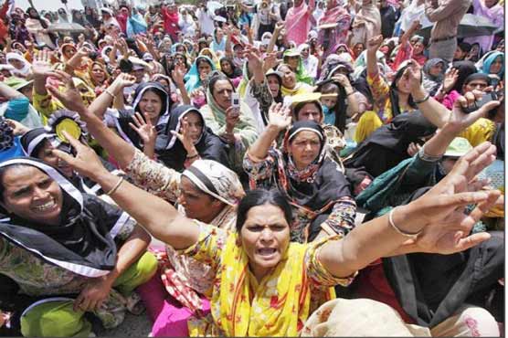 Marching LHWs tortured by cops, SC takes notice