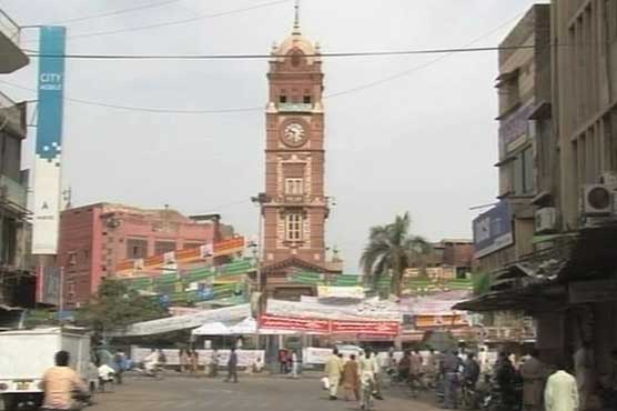 Protests against loadshedding continue in Faislabad