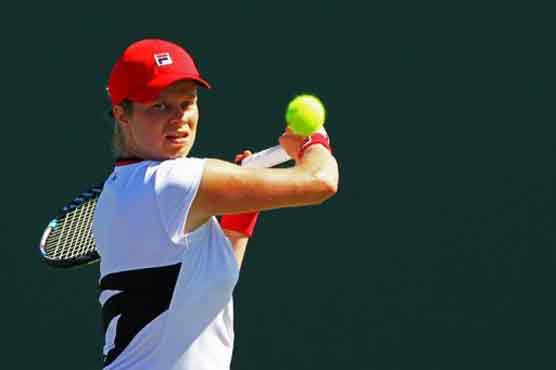 Clijsters out for four weeks with hip injury