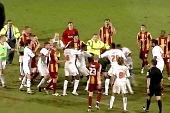 Referee dishes out five red cards in dressing room