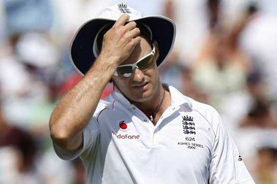 Strauss under scrutiny as England slump 