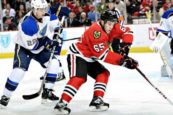 Blackhawks win against NHL leading Blues