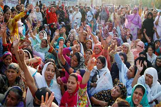 Peshawar: Police torture on nurses condemned