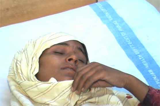 Gujranwala: Acid thrown on woman, sight likely to lose
