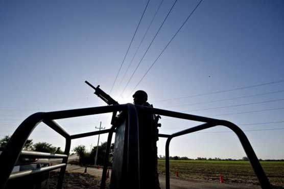 10 gunmen, 2 soldiers die in Mexico gunbattle