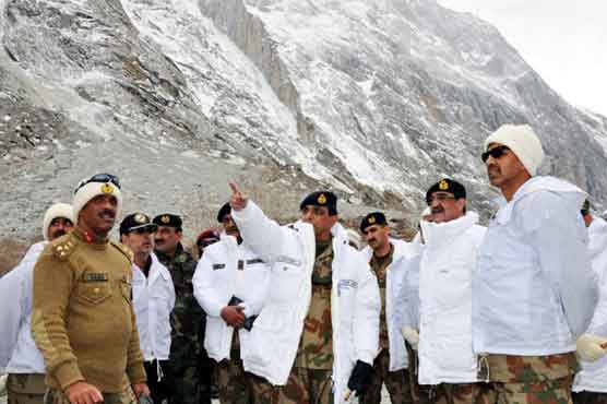 COAS visits Gayari sector,reviews rescue work 