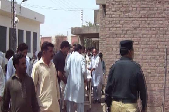 Mian Channu: Dacoits kill two traders