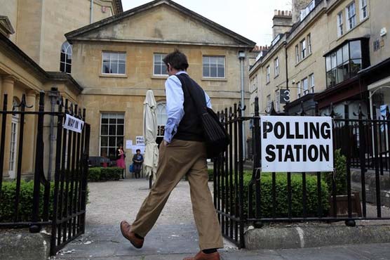 Leaders, candidates vote in UK elections