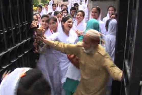 Nurses of Sheikh Zayed hospital end allowance' protest  
