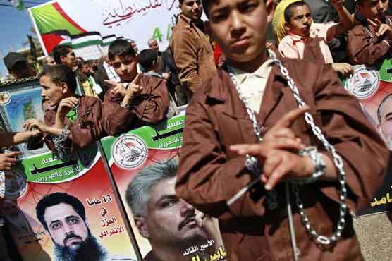 Hunger-striking Palestinian prisoners hospitalized