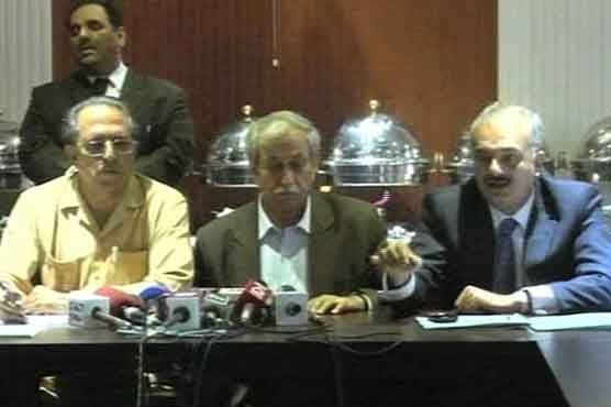 Lawyers dismiss PML-N demand to sack Gilani