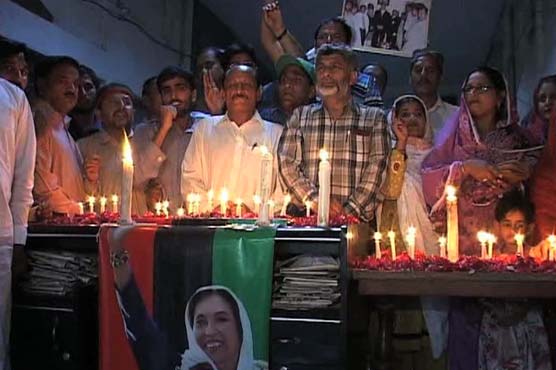 Candles lighted in support of Gilani in Multan