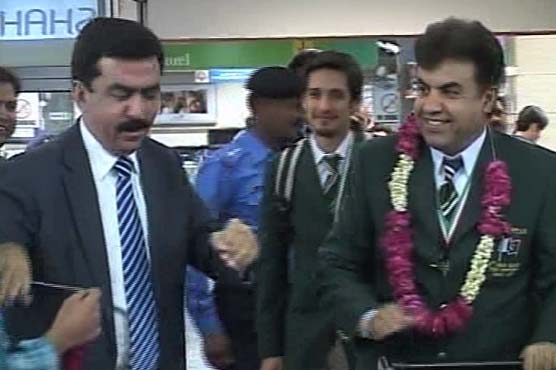 Victorious Pakistan squash team return from Kuwait