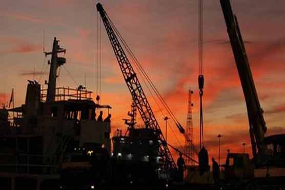 Oil dips in Asia trade