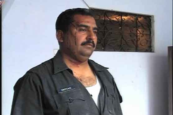 Lahore: Lawyers torture on SI, police raid for arrests