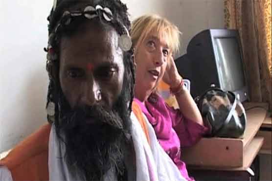 India: Hindu ascetic gets married to English woman