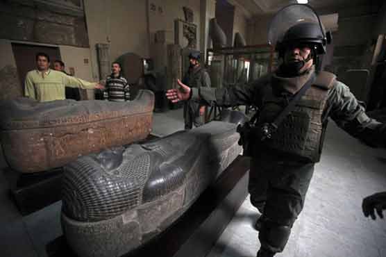 In Egypt turmoil, thieves hunt pharaonic treasures